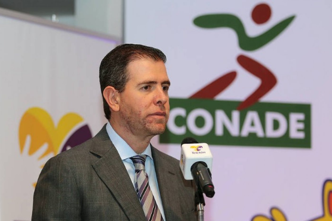 alfredo castillo comparece en senado