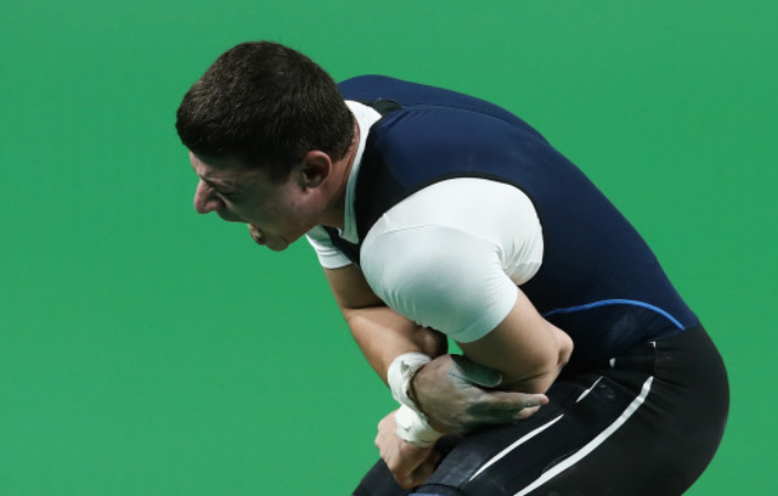 lesion de pesista armenio