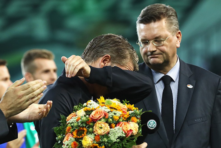 schweinsteiger llora en su despedida