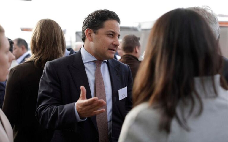 Luis Doporto impulsa jóvenes