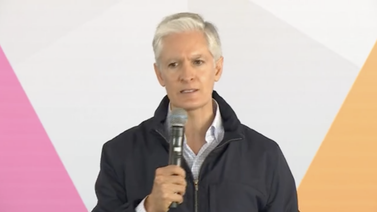 Alfredo del Mazo maza