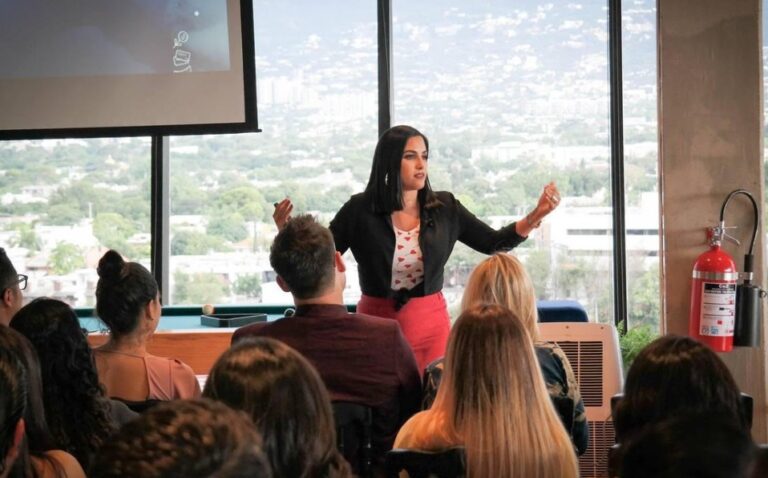 El éxito está ligado al control de las emociones de acuerdo con Bárbara de la Rosa.