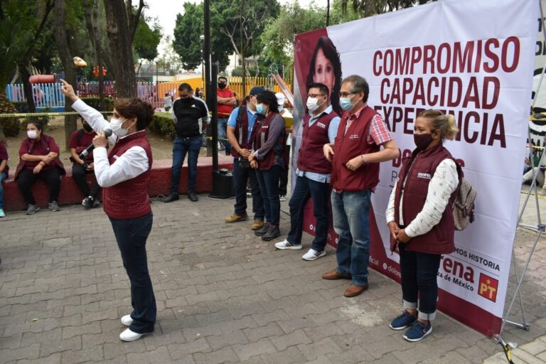 Dolores Padierna ante vecinos de la Cuauhtémoc