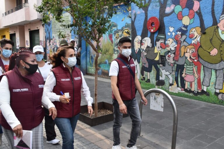 Dolores Padierna recorriendo el Centro Histórico