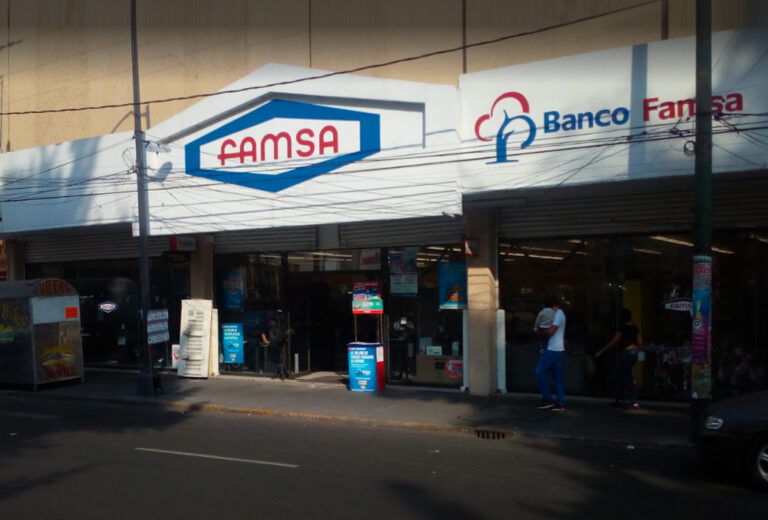 Ilustra la fachada del banco Famsa