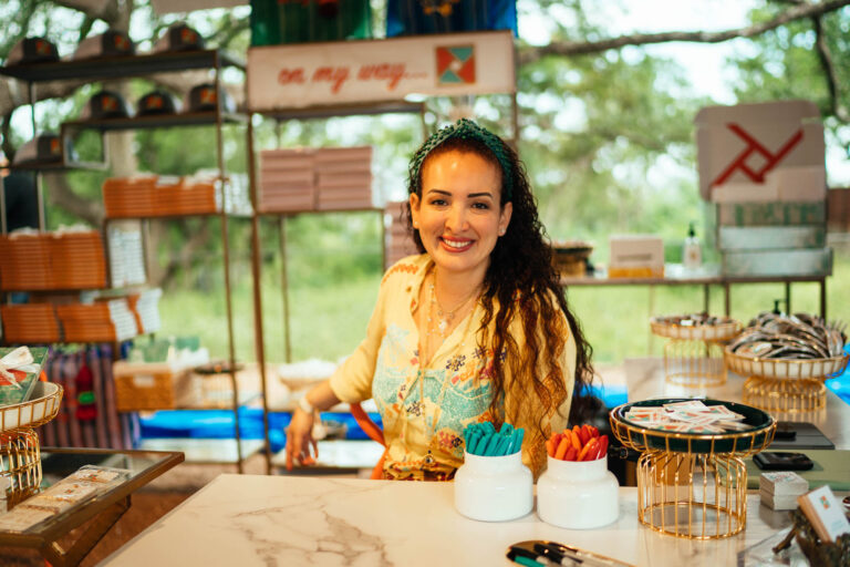 Retrato que ilustra a la autora del libro: Lorena Junco De la Vega