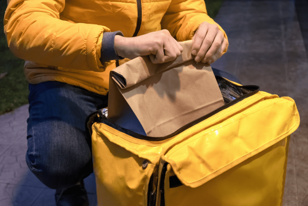 Desde varios sectores se busca proteger el trabajo de repartidores y conductores de Rappi y otras plataformas digitales.