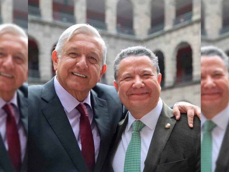 El Senador Menchaca Salazar acompañado por AMLO