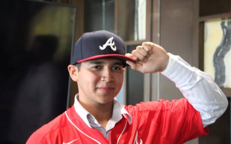 Grupo ARHE firmó al jugador Isauro Pineda Jr. con los Bravos de Atlanta