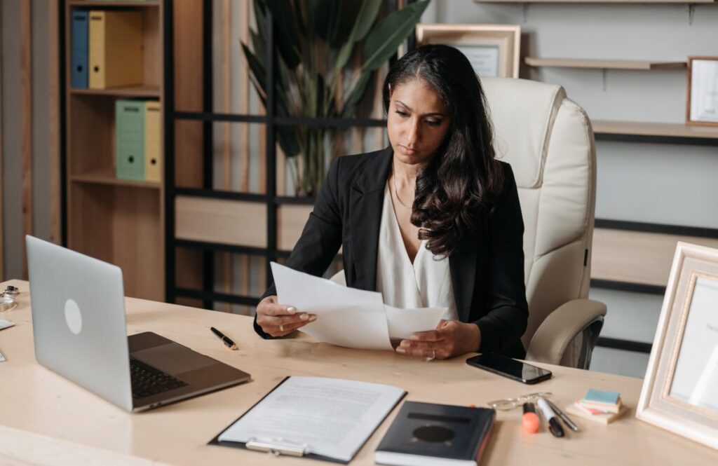 Perfilan Oficinas Familiares hindúes inversiones en empresas emergentes, expone Rodrigo Besoy Sánchez.