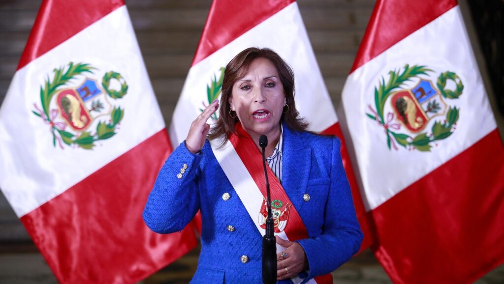 Dina Boluarte presidenta de Perú