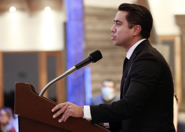 FeliFer Macías busca impactar con su trabajo en la gente.