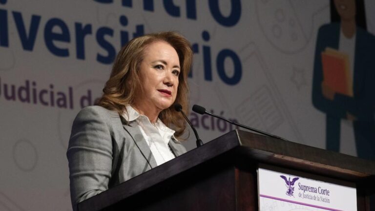 Ministra Yasmín Esquivel