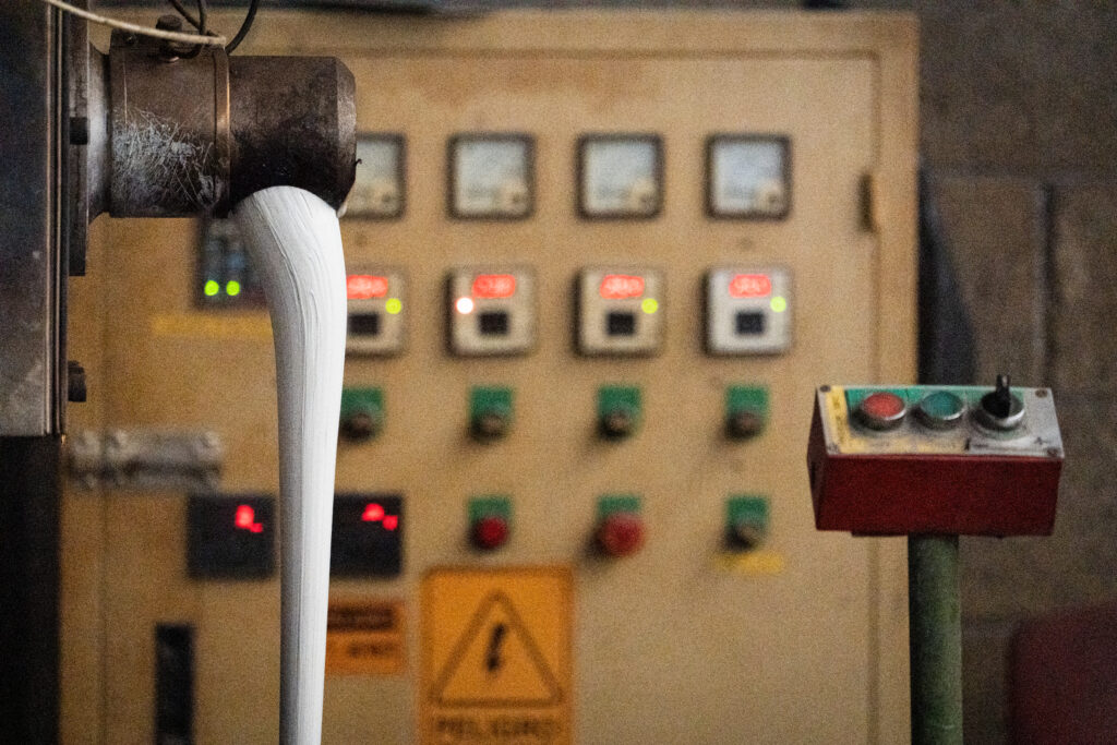 Renova Industrial líder crear pintura con residuos industriales