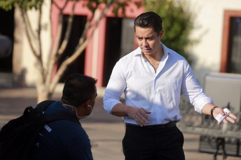 EL programa del diputado FeliFer Macías lo ha acercado a los queretanos.