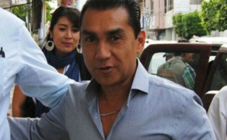 Dan 92 años de prisión a ex alcalde de Iguala