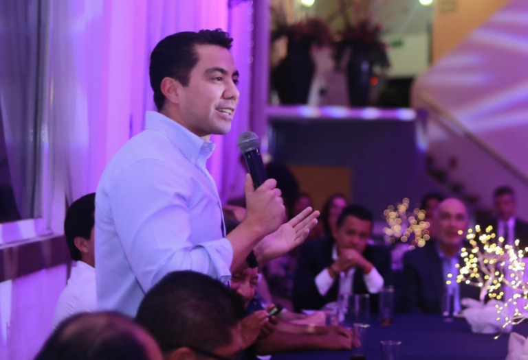 FeliFer Macías estuvo presente en el Día de la Libertad de Expresión.