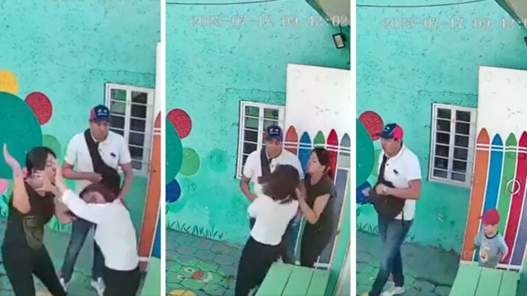 Niño ríe mientras su mamá golpeaba a maestra de kínder