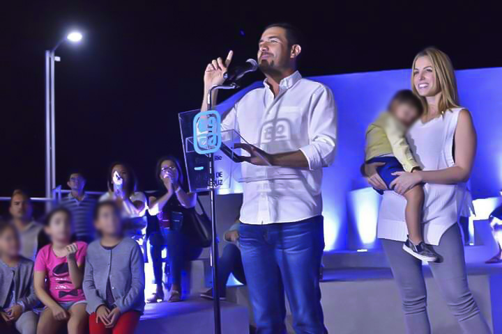 El alcalde de Boca del Río, Veracruz, Miguel Ángel Yunes Márquez, encabezó la inauguración de Plaza Dorada