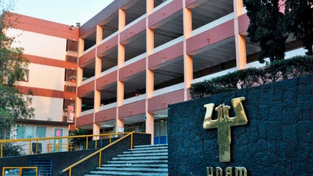 Trabajador muere al caer 10 metros en Facultad de Psicología de la UNAM