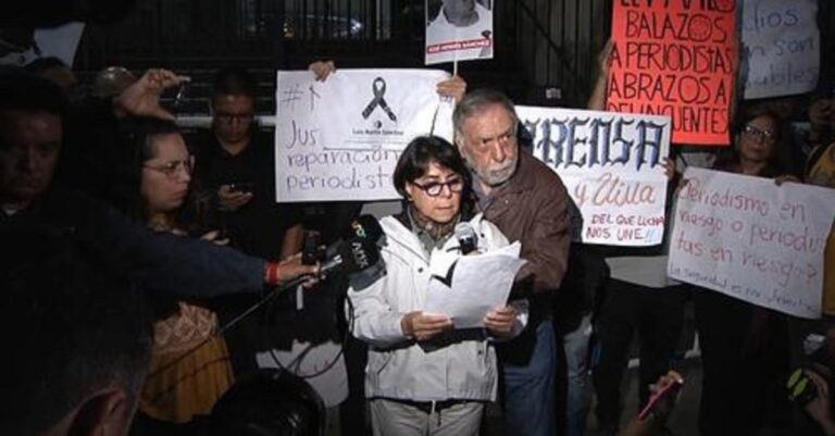 Protestan ante Segob tras asesinato del periodista Luis Martín Sánchez