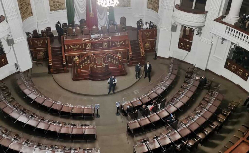 Por falta de quórum, Congreso de CDMX sesiona siete minutos