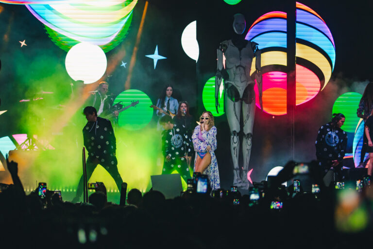 Resonó el Polideportivo de Chilpancingo con el espectacular de Belinda