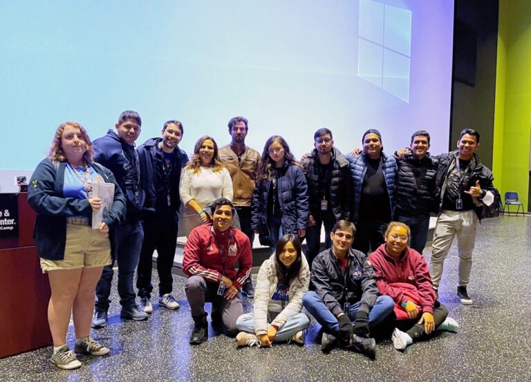 Mat x Space se dicen predicadores de la ciencia.