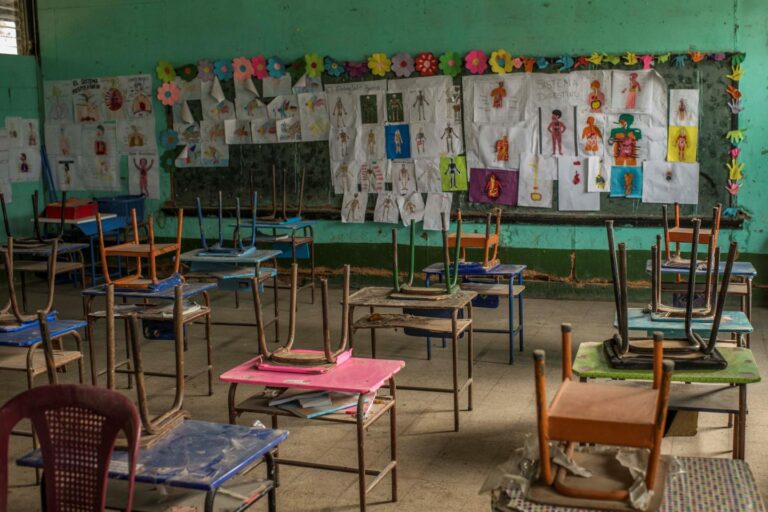 Pandemia causa rezago educativo en primaria y secundaria