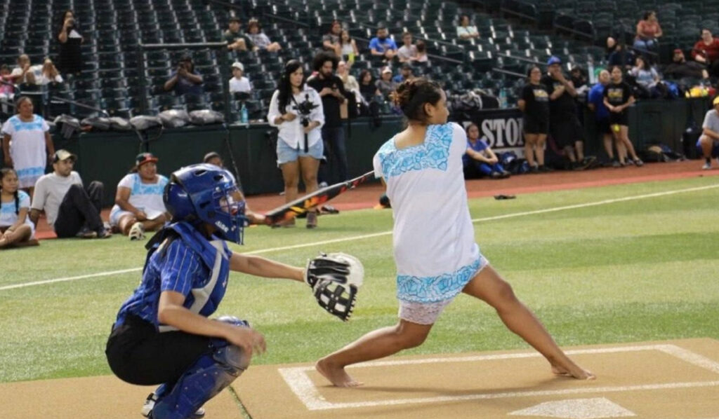 Triunfan en EU las Amazonas de Yaxunah que juegan con huipil