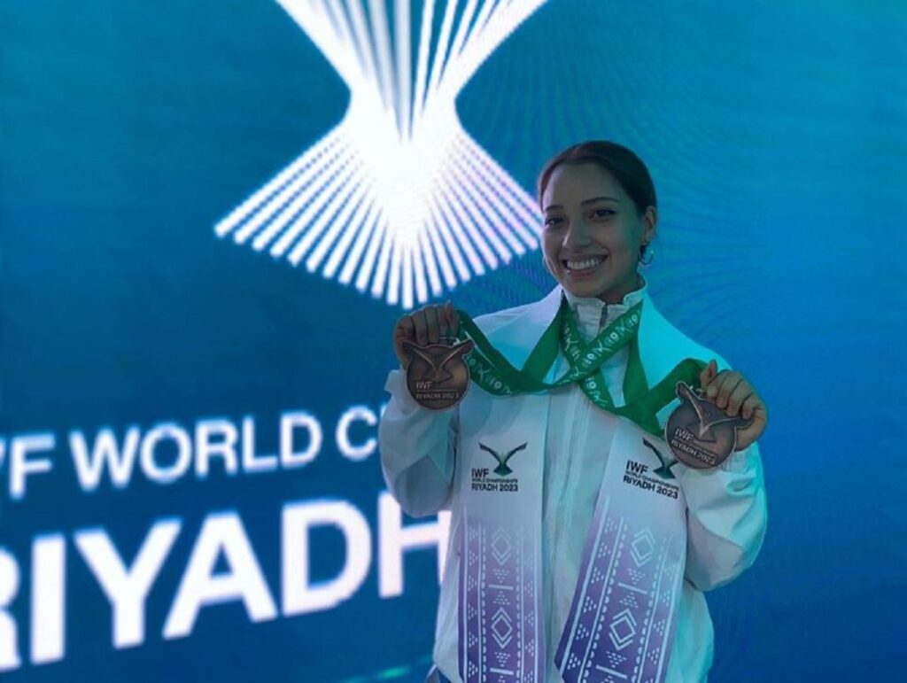 Mexicana se cuelga medallas en el Mundial de Halterofilia
