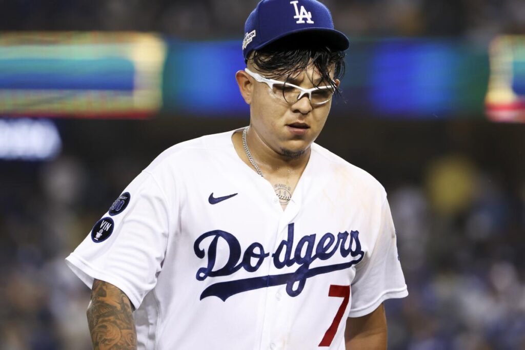 LA Dogers suspende a Julio Urías tras ser arrestado por violencia doméstica