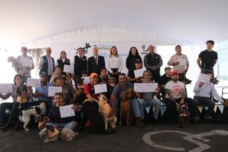 20 perros se graduaron del 2º Taller de Perros de Búsqueda y Rescate 2023
