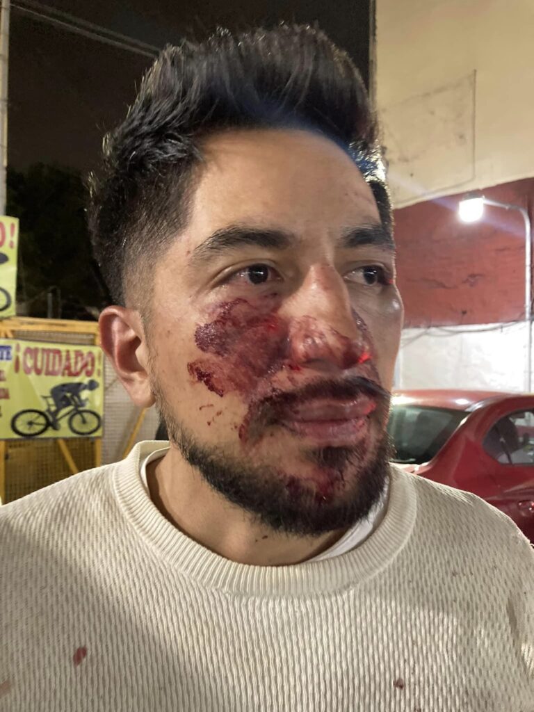 Mesero de la taquería El Borrego Viudo golpea a comensales