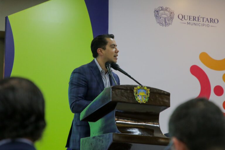 Felifer Macías Olvera: Mayor proyección al deporte para combatir crisis de salud