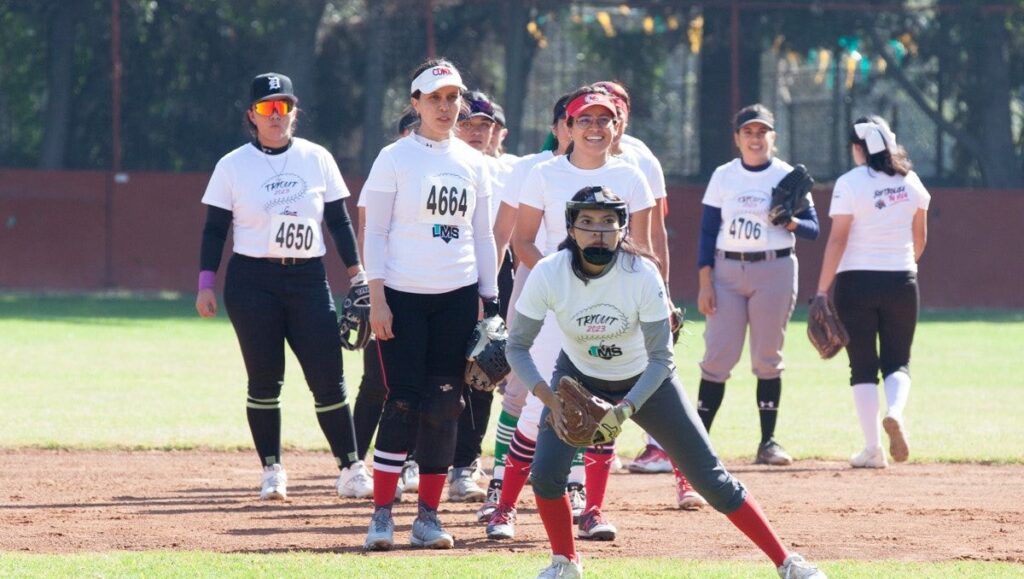Liga de Softbol rechaza homologación de salarios para hombres y mujeres