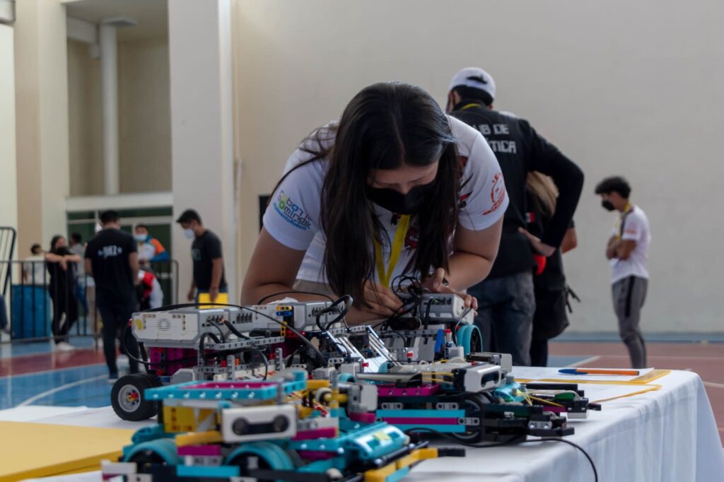 Logra México 7 medallas en el Robochallenge de Rumania