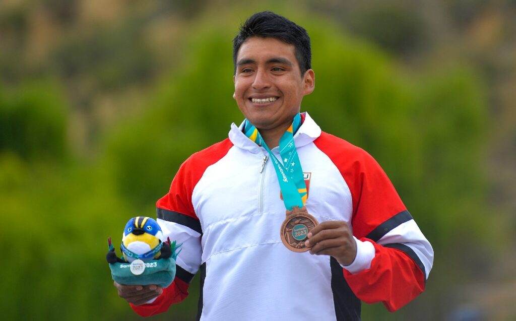 Atleta peruano rechaza homenaje y recrimina falta de apoyo
