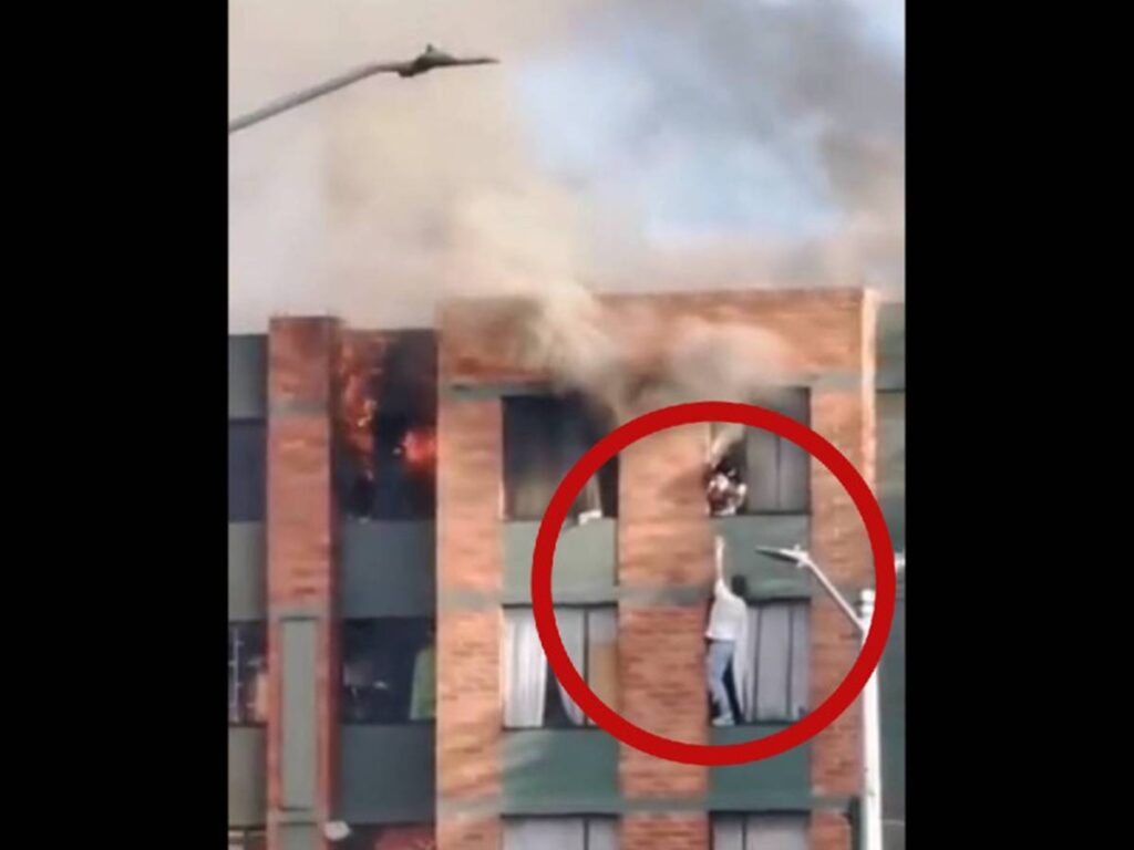 Hombre salva a niña y su mascota de incendio en Bogotá