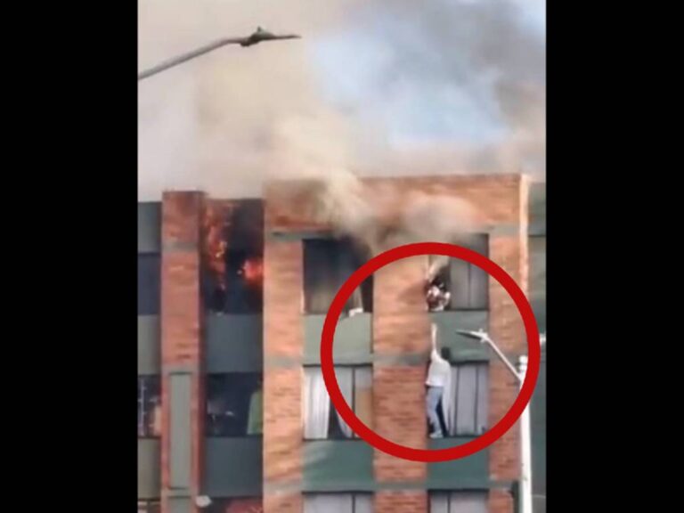 Hombre salva a niña y su mascota de incendio en Bogotá