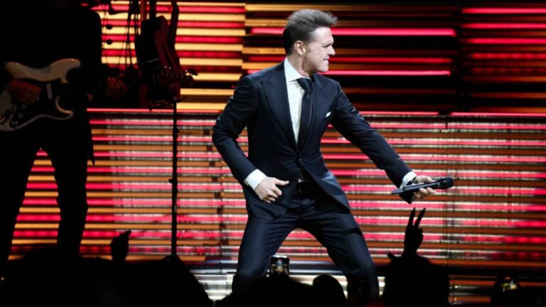 Sorprende Luis Miguel al acompañarse de bellas mujeres en la CDMX