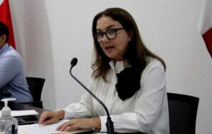 Fotografía de Olga Rosas Moya, exsecretaria de finanzas del estado de Yucatán para ilustrar sección del artículo:Clan “Rosas Moya” pretende apoderarse de Chichén Itzá.
