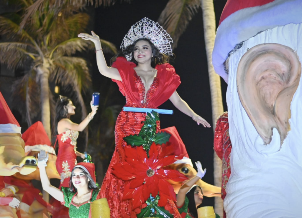 Como un éxito, calificó Patricia Lobeira Rodríguez el desfile navideño.