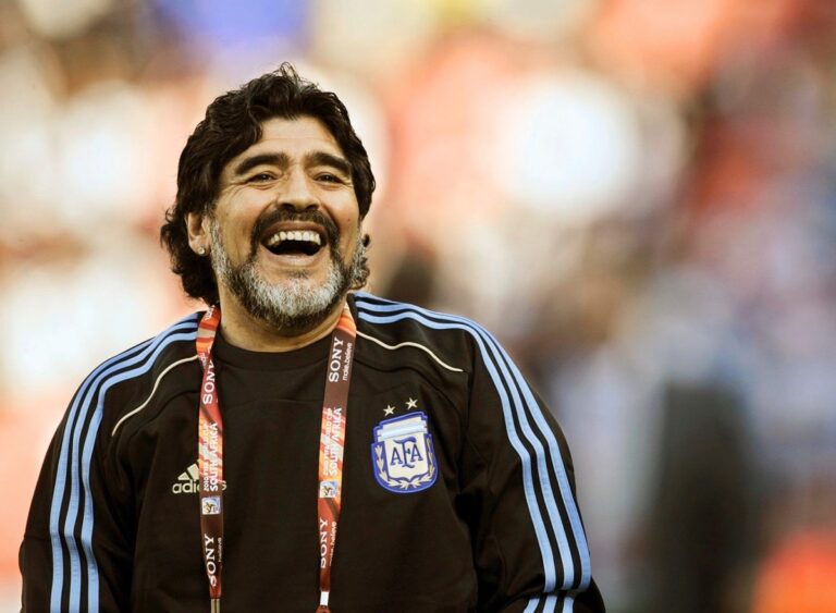 Hijo de Maradona acusa que mataron a su padre