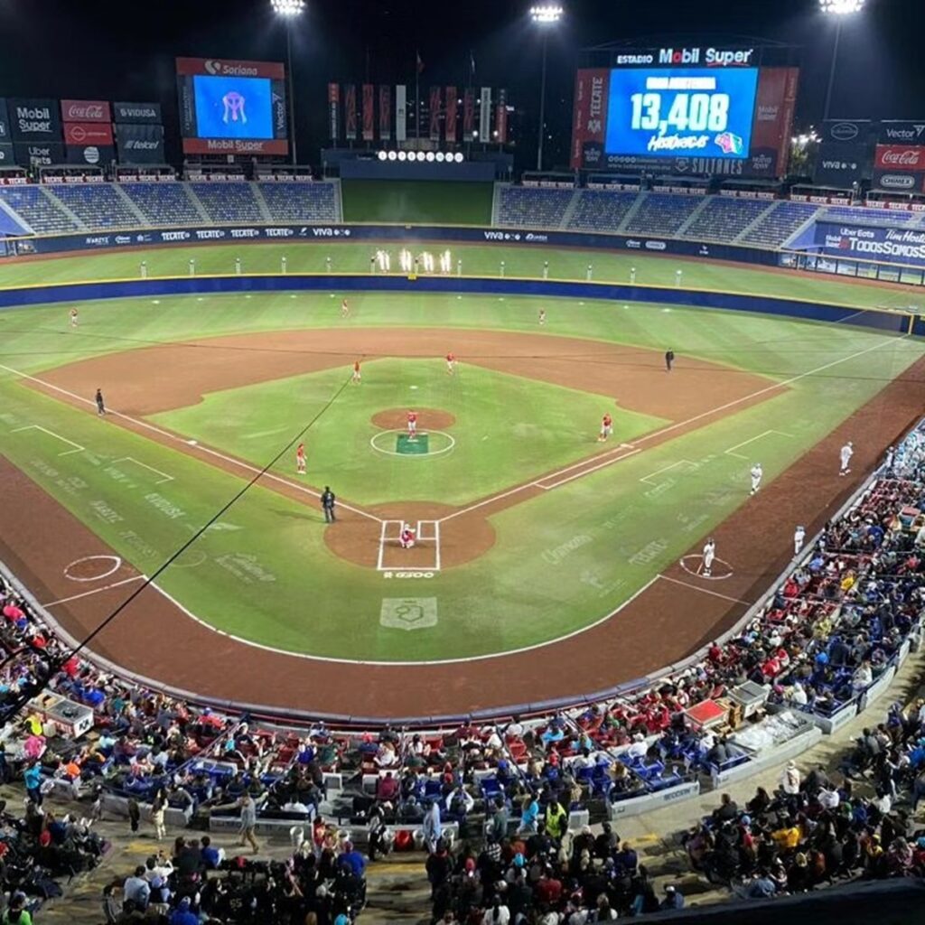 Sultanes Femenil de Softbol impone récord de asistencia