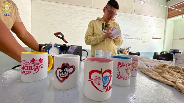 Reclusos de la Ciudad de México crean el kit del amor