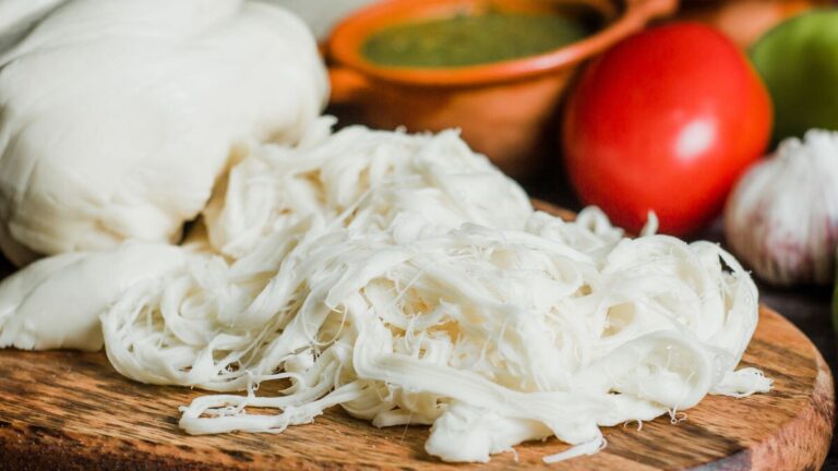 El pasado 26 de febrero se le reconoció a nivel mundial pues se clasificó el queso Oaxaca como el quinto mejor. El lunes, World of Statistics anunció que el queso Oaxaca se encuentra entre las 5 primeras posiciones