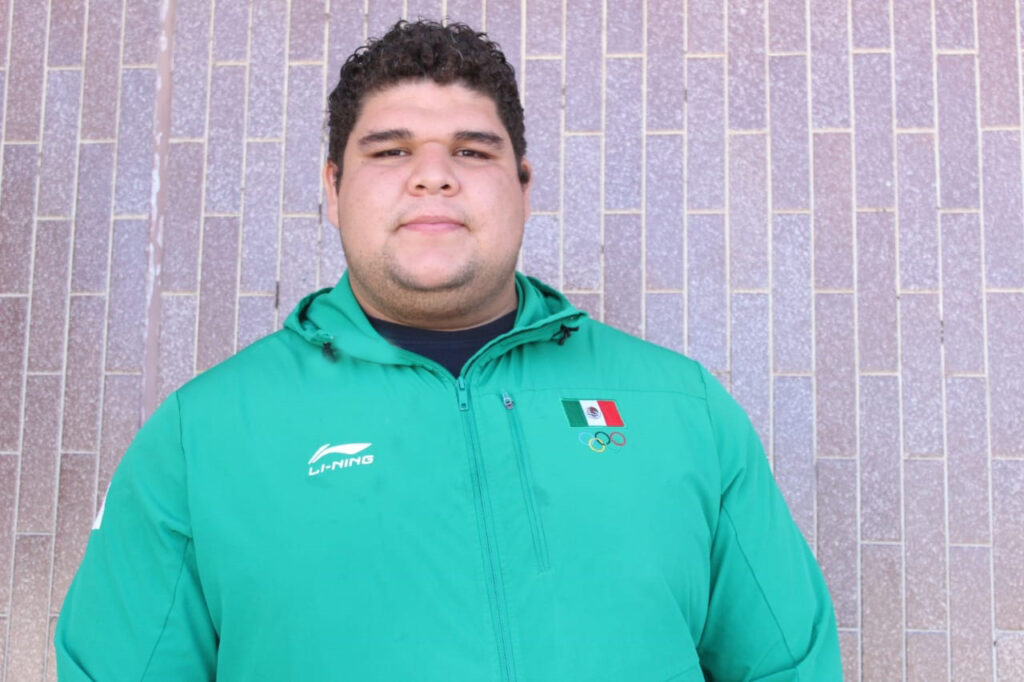 Medallista olímpico recoge basura y vende arroz con leche para sobrevivir