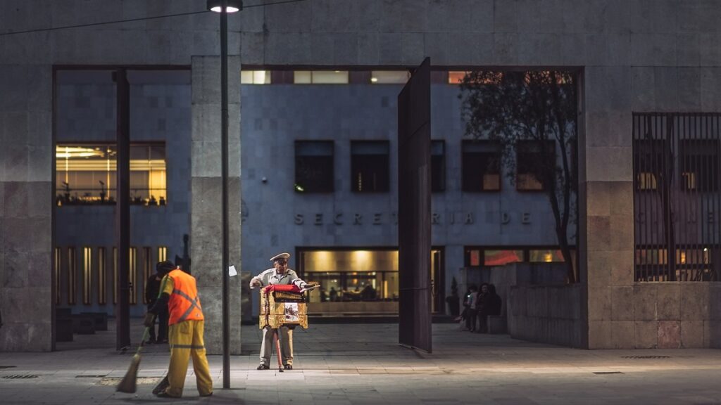 Organilleros en CDMX viven discriminación y racismo