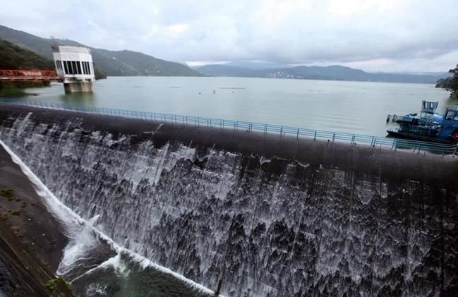 ¿Cuál es la función principal de las presas y dónde se almacena el agua en México?